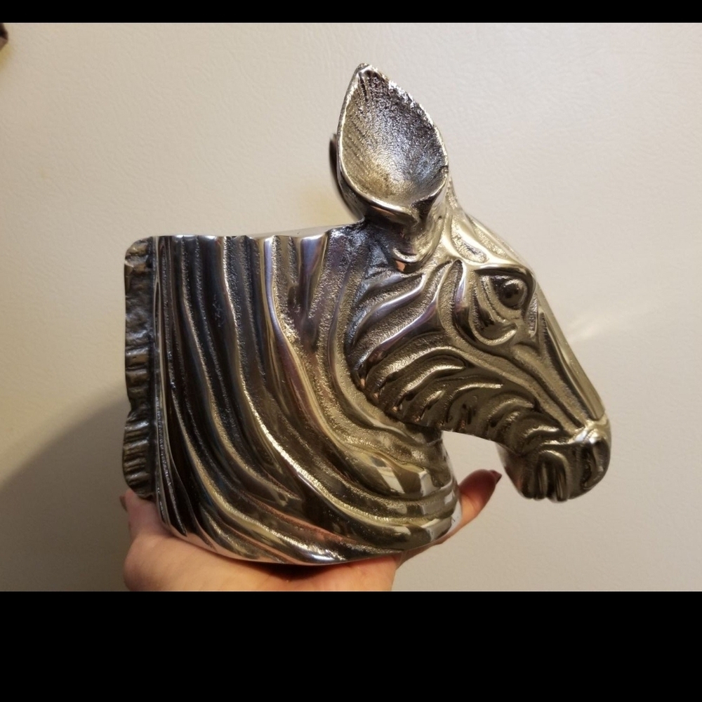 ZEBRA HEAD VASE STATUE. - Picture 2 of 8